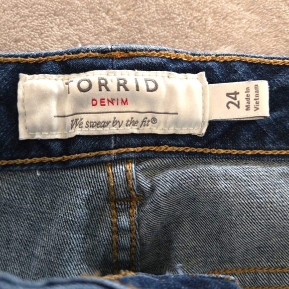 Torrid Blue Jean Shorts with Frayed Hem - Size 24 - Picture 10 of 12